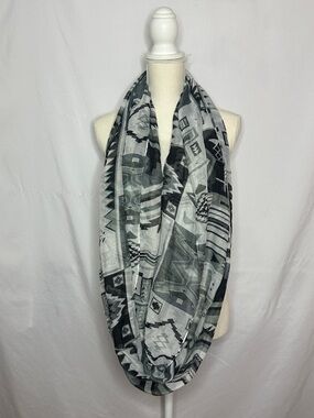 Y2K Charlotte Russe Black & Gray Geometric Infinity Scarf - Womens Accessories